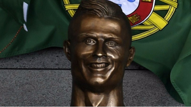 ElpolmicobustodeCristianoRonaldo