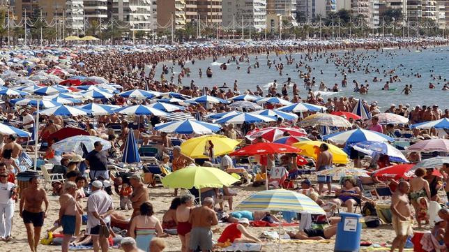 Playa Llena Gente