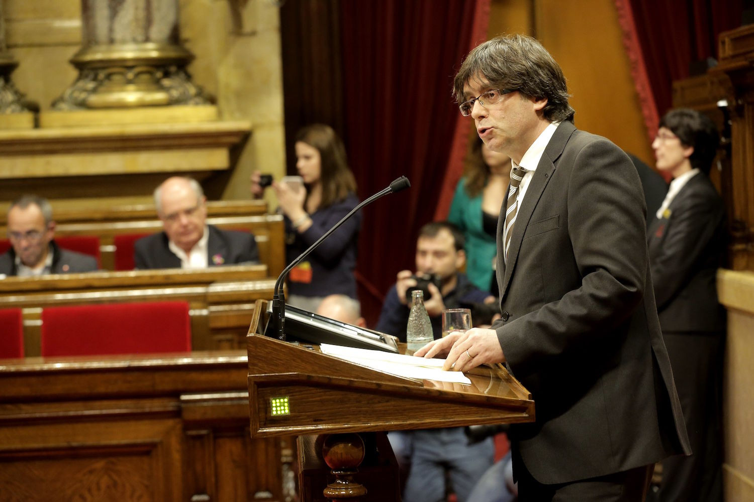 Puigdemont Generalitat Parlament MANOLO GARCIA ARAIMA20160110 0184 3