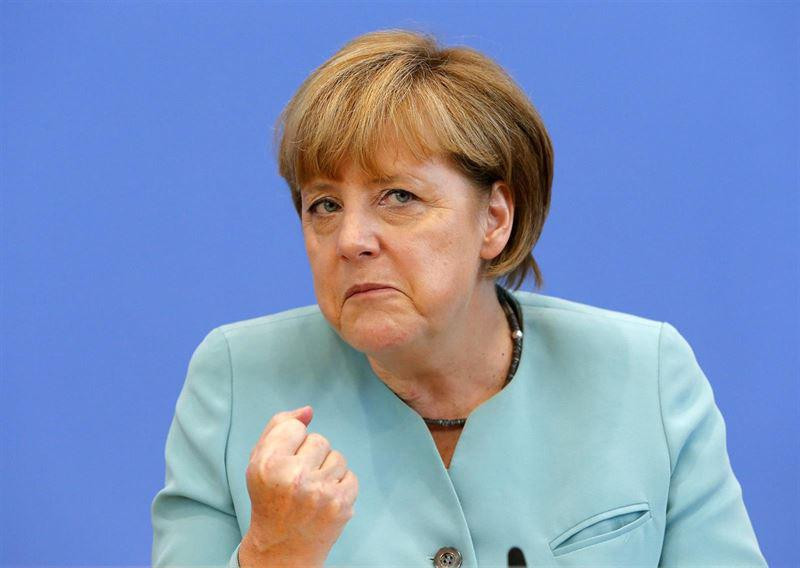 Angela merkel apple