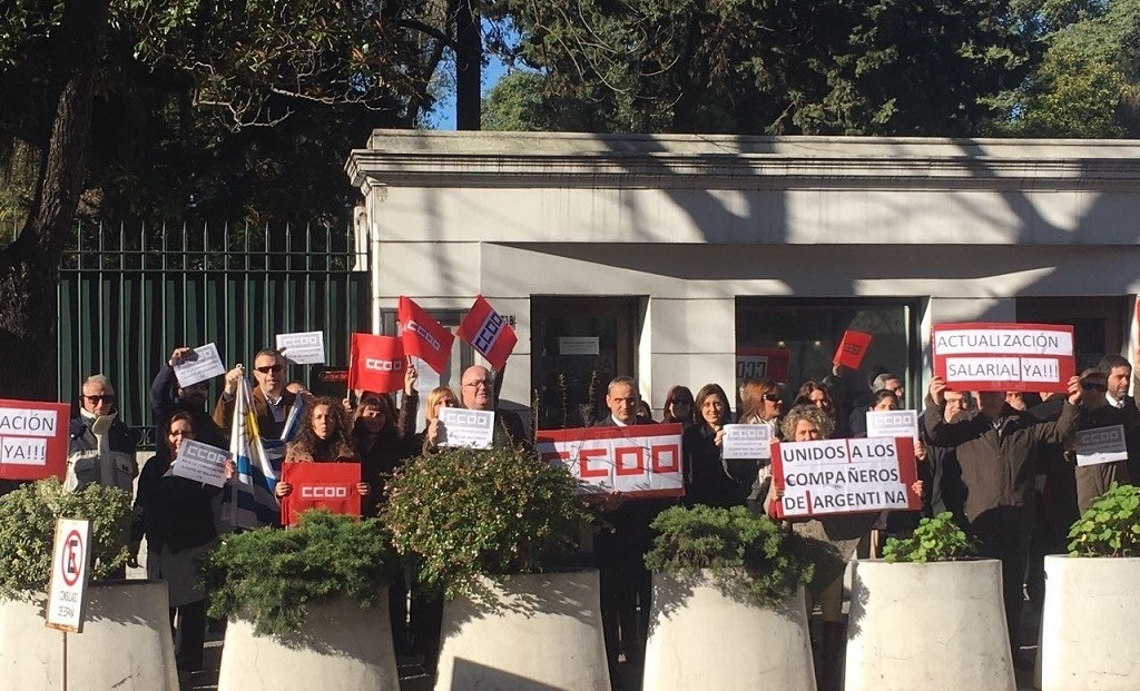 Concentracion embajada espana uruguay 1