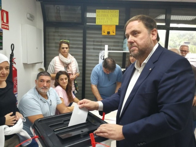 Junqueras vota referendum 1