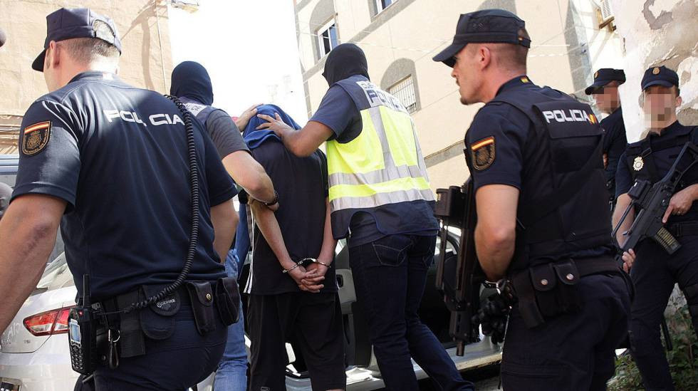 Policia nacional detenido