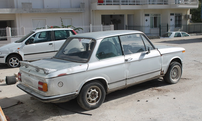 Un coche abandonado