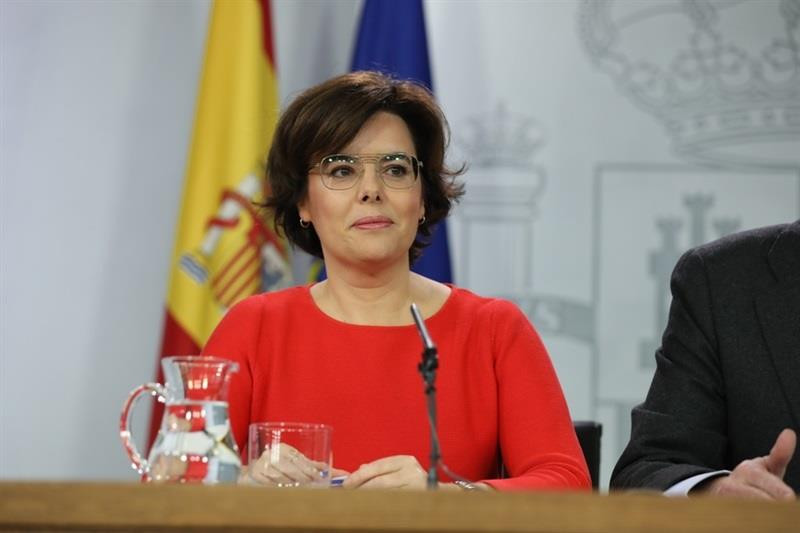 Soraya Sáenz de Santamaría anuncia recurso contra investidura de Puigdemont