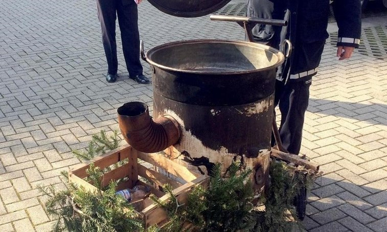 Cocinada viva por bujas