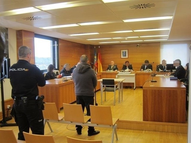 Juicio al acusado de matar a su mujer en Benicu00e0ssim