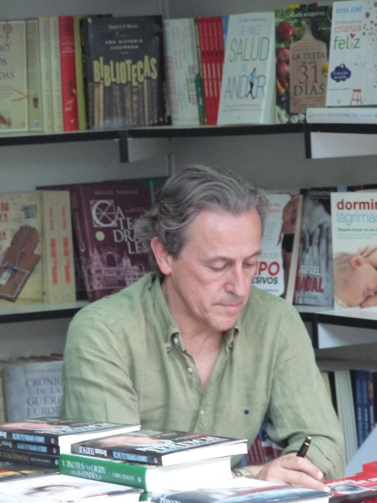 2736px Hermann Tertsch, Feria del Libro 2015, Madrid