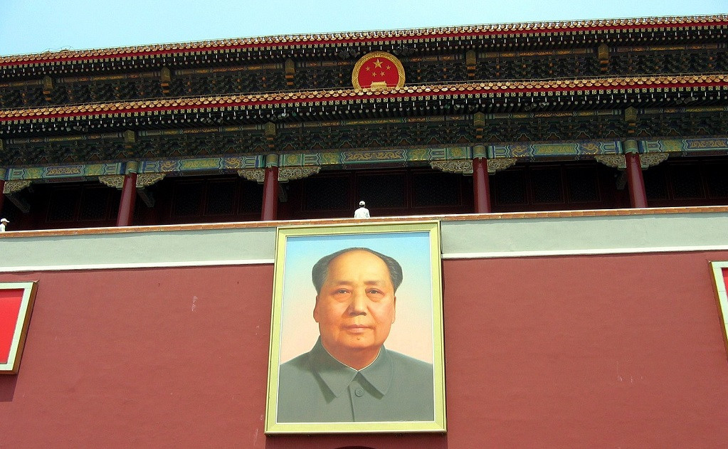 Retrato oficial de Mao en la Plaza de Tiananmen, a la entrada de la Ciudad Prohibida de Peku00edn