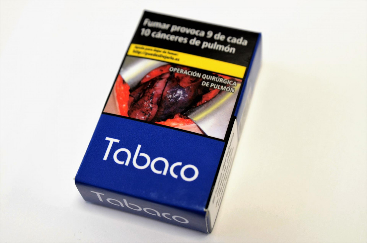 Nueva cajetilla de tabaco, paquete de tabaco, paquetes de tabaco, cigarro, cigarros