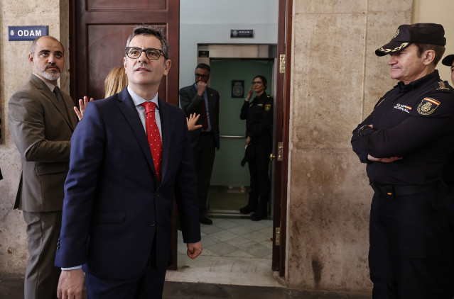 El ministro de Presidencia, Justicia y Relaciones con las Cortes, Félix Bolaños, visitan la Oficina de Denuncias y Atención a la Mujer (ODAM) en València