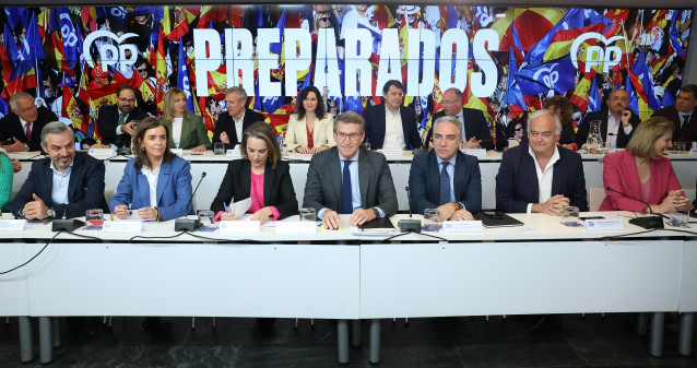 Miembros del Partido Popular durante la reunión de la Junta Directiva Nacional del PP, en la sede del PP en la calle Génova, a 2 de abril de 2024, en Madrid (España).