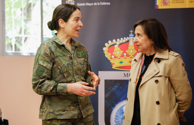 La ministra de Defensa, Margarita Robles, asiste al ejercicio de ciberdefensa 'Locked Shield 2024' en la Base de Retamares.