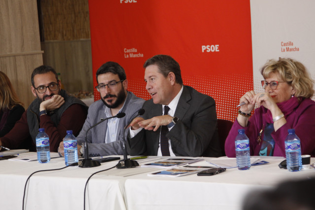 Archivo - El presidente de C-LM y secretario general del PSOE en la región, Emiliano García-Page, en una reunión de la Comisión Ejecutiva Regional del PSCM-PSOE.