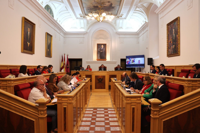 Pleno en el Ayuntamiento de Toledo