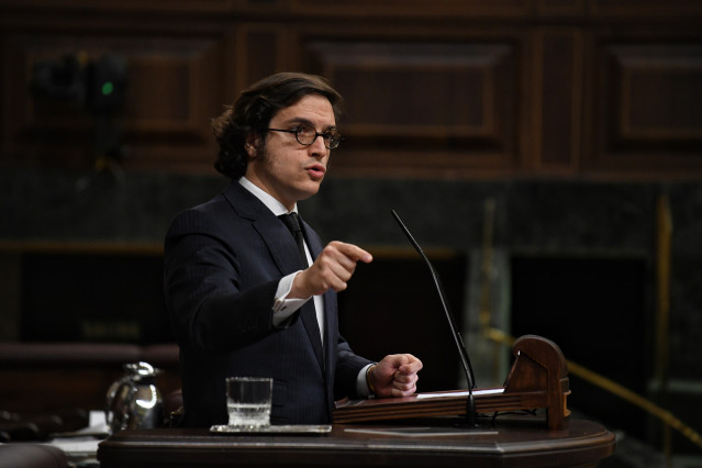 Archivo - El diputado de VOX José María Figaredo interviene durante una sesión plenaria, en el Congreso de los Diputados, a 29 de febrero de 2024, en Madrid (España).