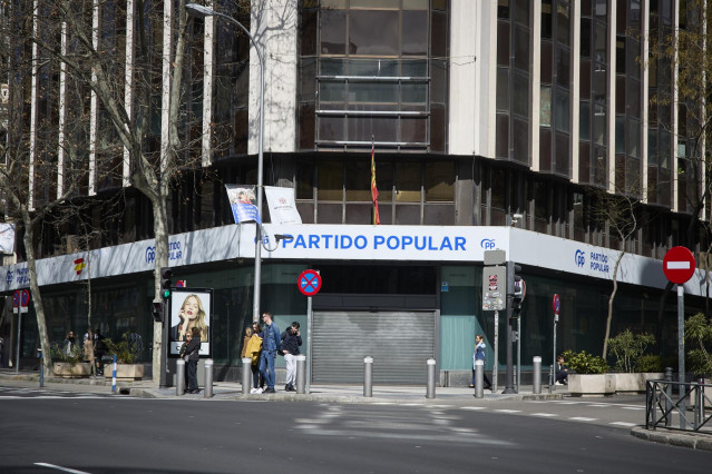 Archivo - Nuevo logo instalado en la sede del Partido Popular, en la calle Génova, a 12 de marzo de 2023, en Madrid, (España).