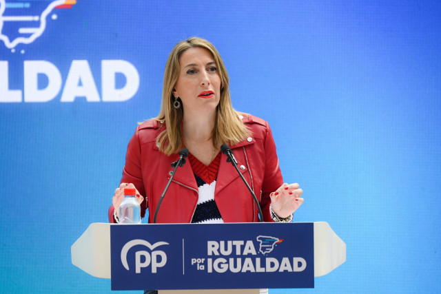 Archivo - La líder del PP en Extremadura y presidenta de la Junta, María Guardiola, interviene en una imagen de archivo.