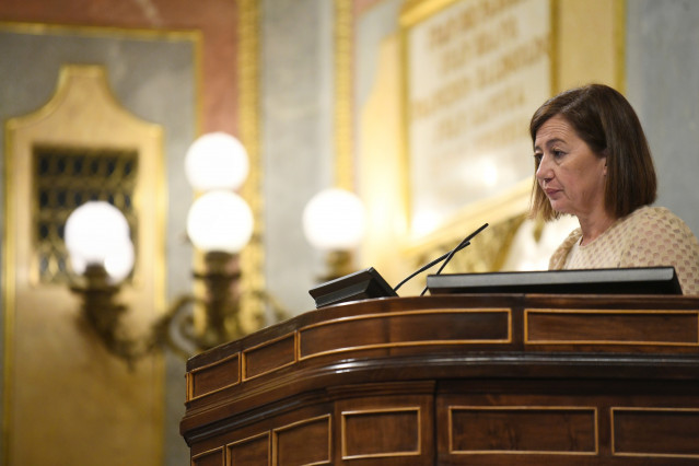 Archivo - La presidenta del Congreso Francina Armengol durante una sesión plenaria.