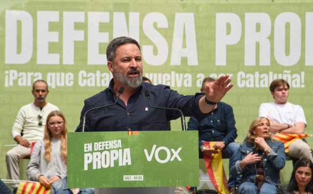 El presidente de VOX, Santiago Abascal, interviene durante un acto de campaña de VOX.