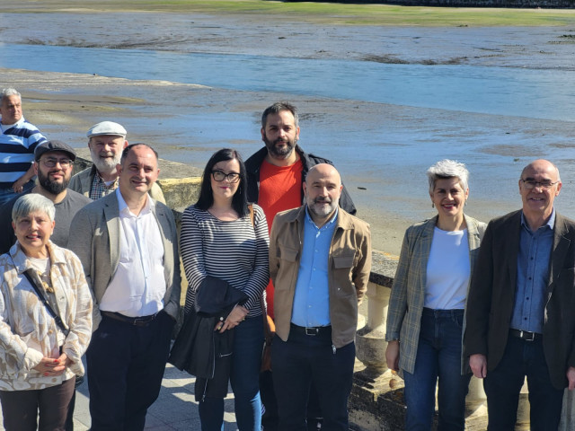 Representantes del BNG visitan la ría de O Burgo (A Coruña)
