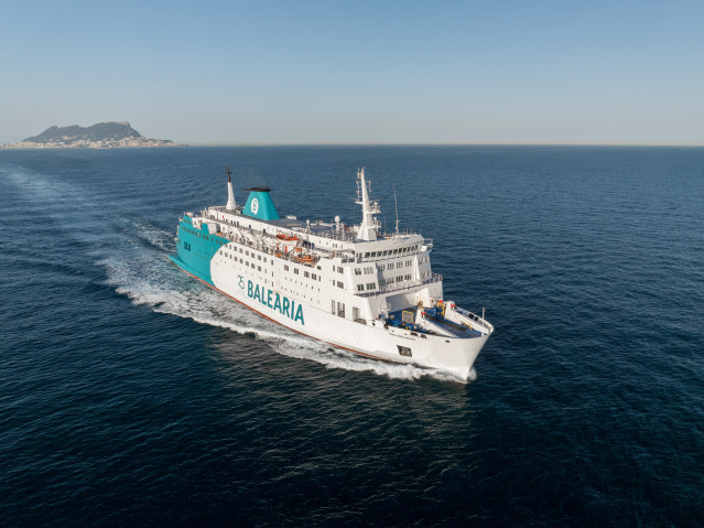 Baleària programa 27 conexiones diarias con diez buques en las rutas de la Operación Paso del Estrecho 2024.