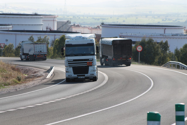 Archivo - Transportes convoca 3,8 millones de euros en ayudas para formaciones en el sector de transporte por carretera.