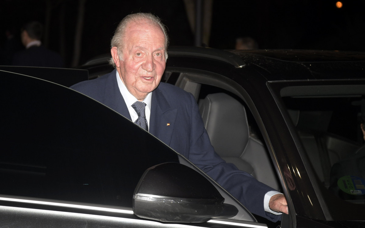 Su Majestad el Rey emérito, Juan Carlos de Borbón, van a al tanatorio para despedir Plácido Arango en Madrid, a 17 de febrero de 2020.