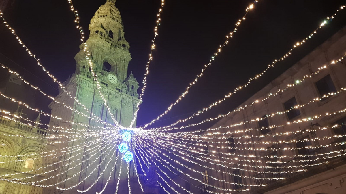 Archivo - Luces de Navidad en Santiago de Compostela