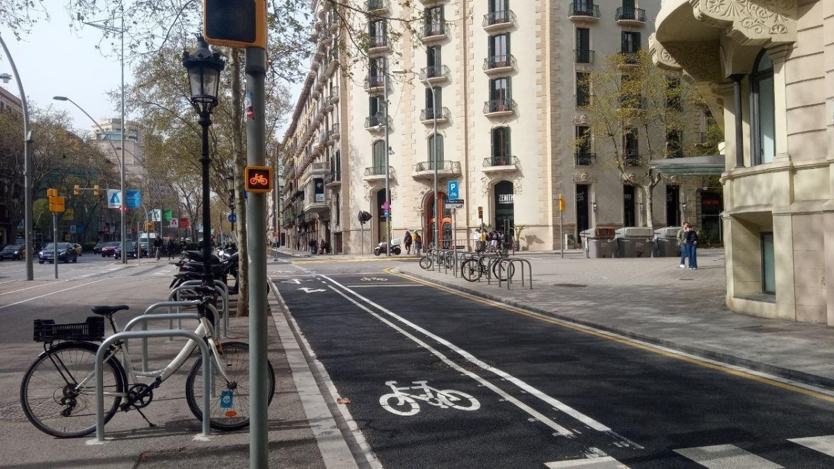 EuropaPress 4348391 barcelona puesto servicio lunes nuevo tramo carril bici gran via calles pau