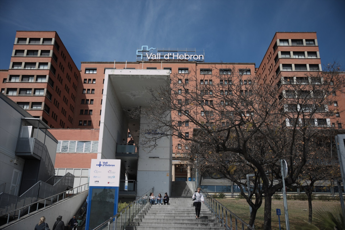 EuropaPress 5125167 fachada hospital vall dhebron 17 abril 2023 barcelona catalunya espana