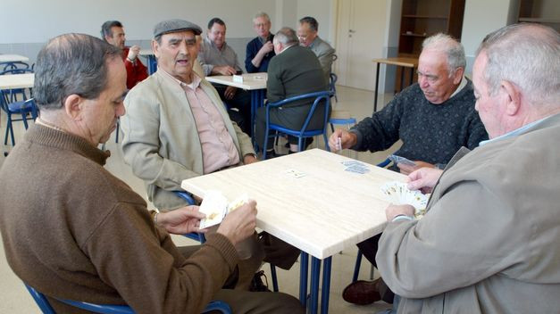 Caritas Espanola vulnerabilidad pensiones dependencia TINIMA20151001 0225 5