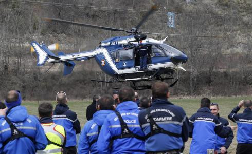 Los equipos de rescate no han localizado "ni un cuerpo intacto" en los Alpes