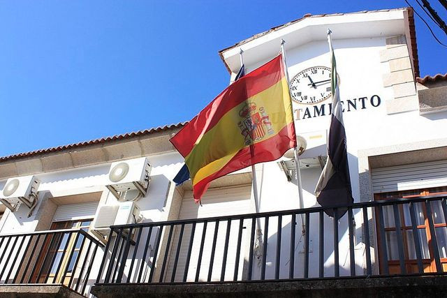 La Diputación de Lleida y centenares de ayuntamientos apoyarán la consulta este lunes