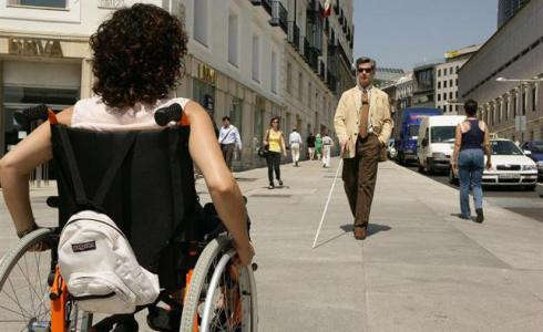 Tarragona acoge un taller de FSC Inserta para personas con discapacidad en el sector servicios