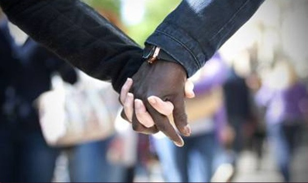 La mitad de los españoles han tenido un romance con una persona extranjera en vacaciones La mitad de los españoles han tenido un romance con una persona extranjera en vacaciones