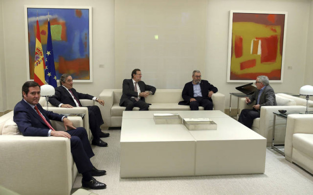 Rajoy en la reunión con los agentes sociales 