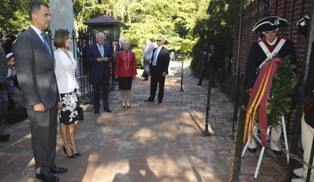 Los Reyes en el homenaje a Washington