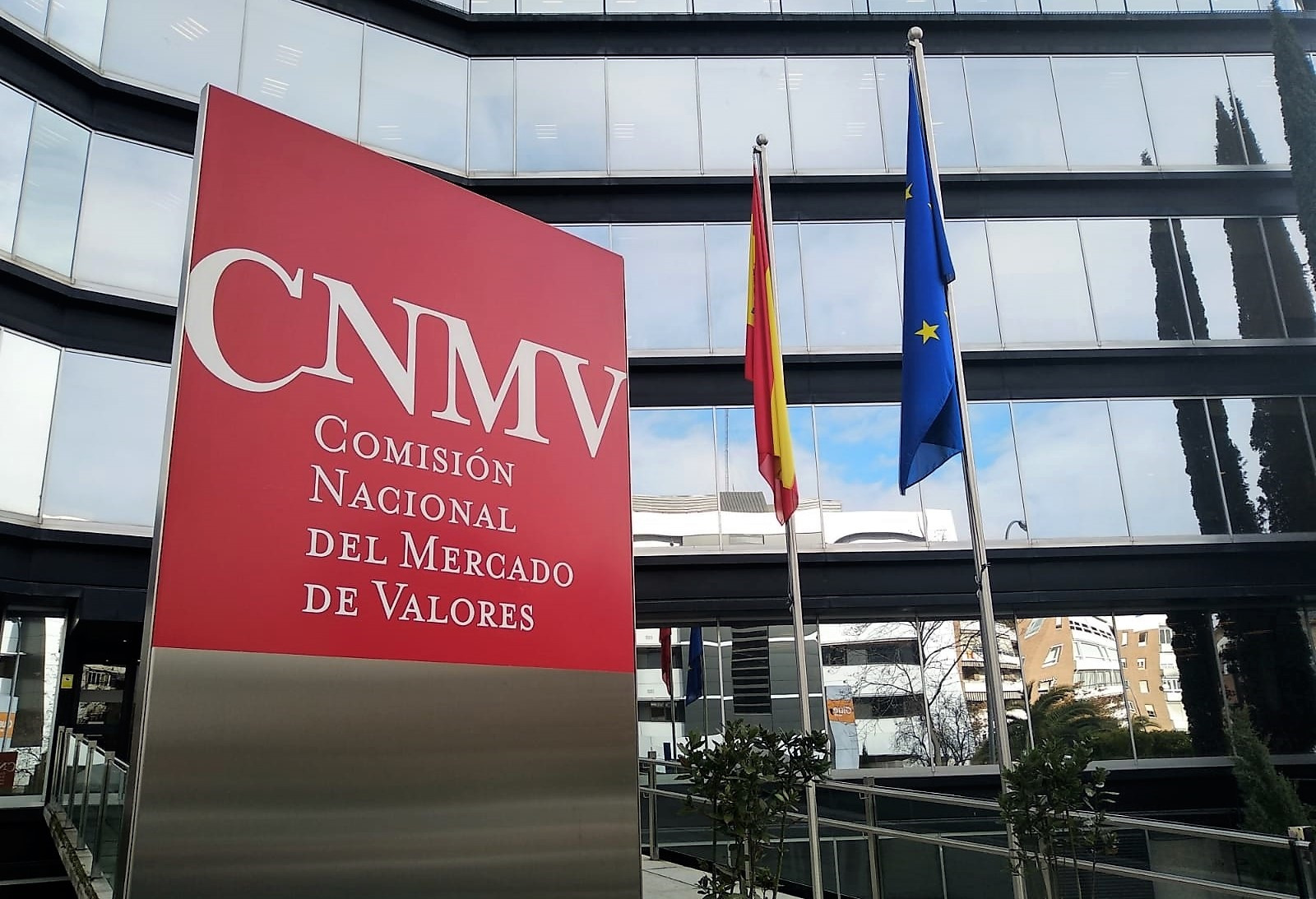 La CNMV mette in guardia contro 21 syringuidos finanziari in Italia, Lussemburgo, Regno Unito, Irlanda, Grecia e Germania.