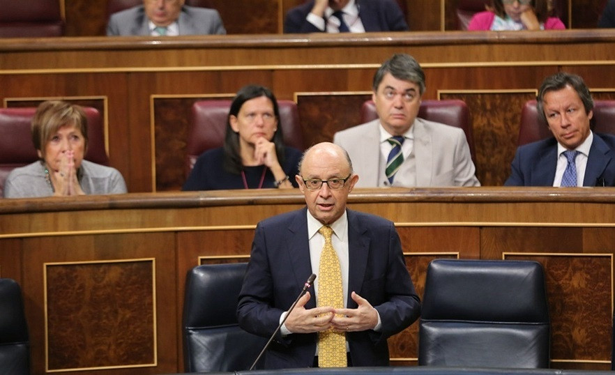 Cristobal montoro promete bajada impuestos