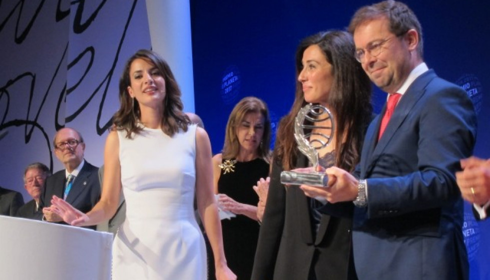 Javiersierraycristinalopezbarrioganadoryfinalistaplaneta2017 1 1