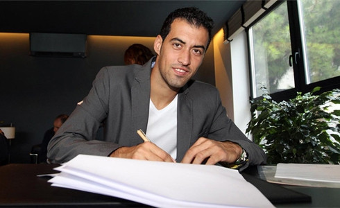 Sergio Busquets amplía su contrato hasta 2019