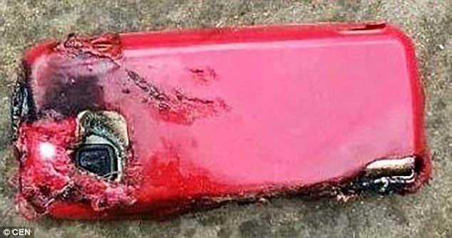 Explosiu00f3n de movil mata a chica en la India