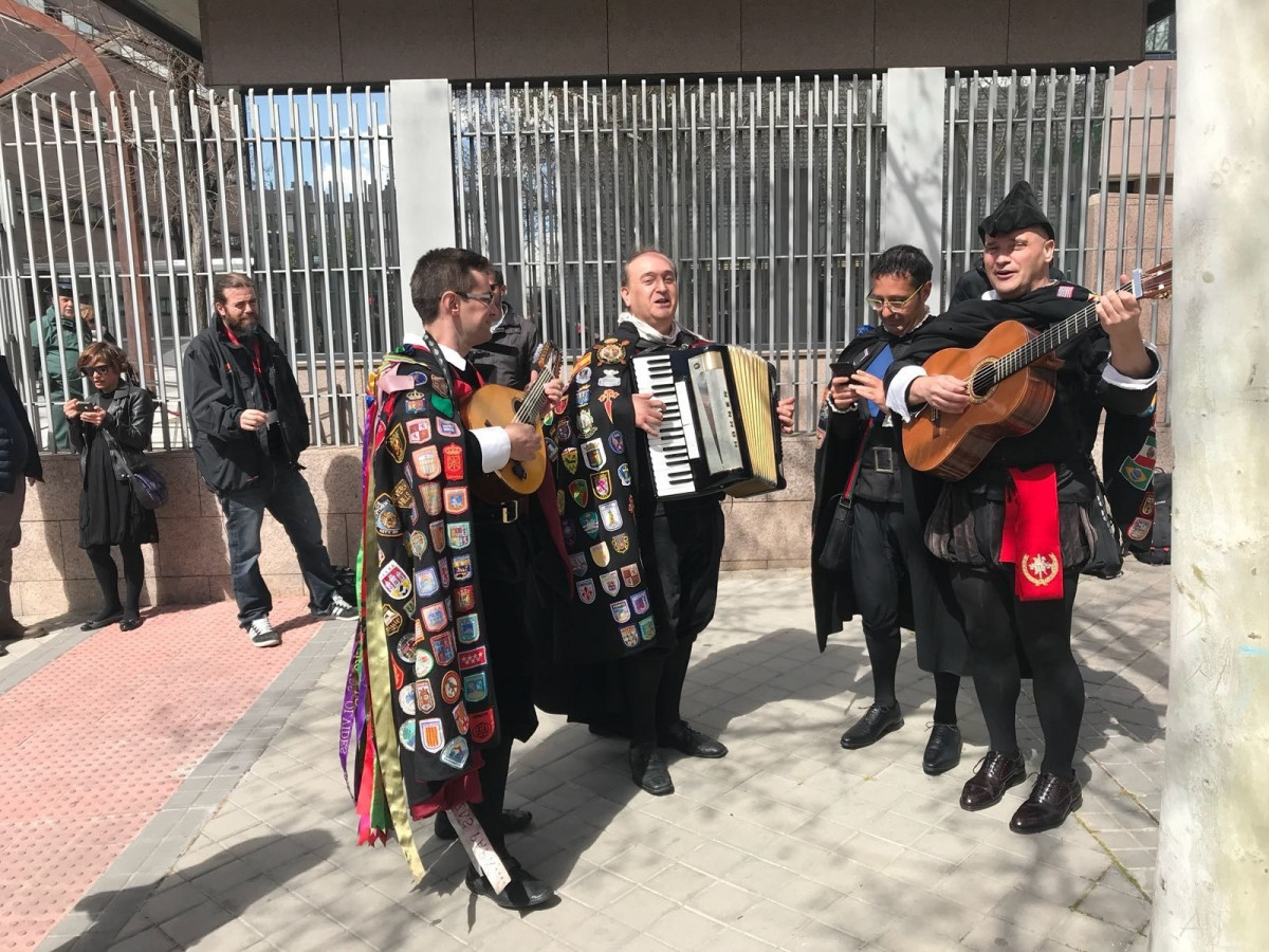 Tunos en la Asamblea de Madrid