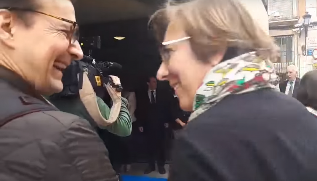 Carmen Martínez Castro cortes de manga