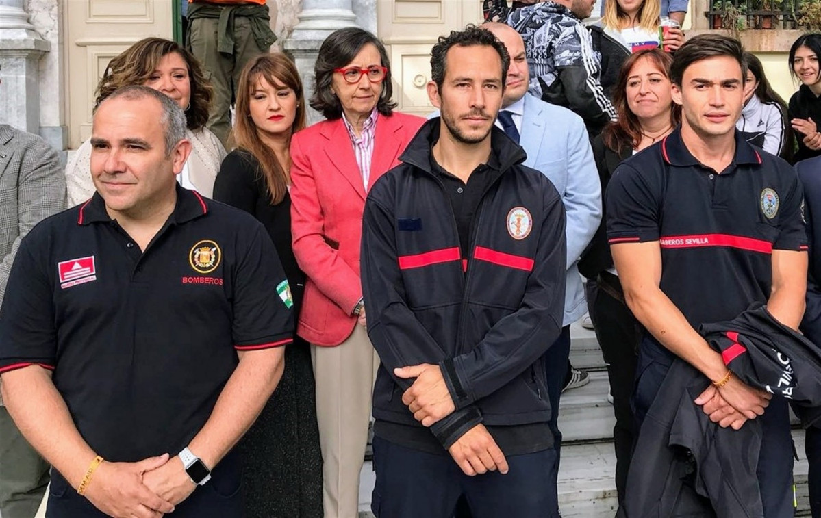 Los tres bomberos espau00f1oles antes del juicio en Lesbos