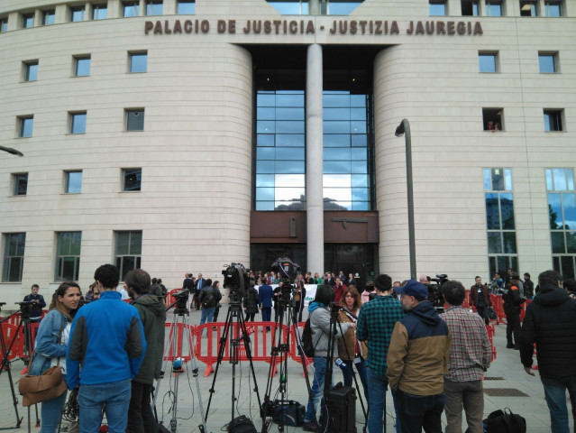 Expectación en el Palacio de Justicia ante la sentencia sobre 'La Manada'.
