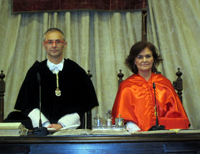 Carmen Calvo junto al rector de la USAL en Salamanca