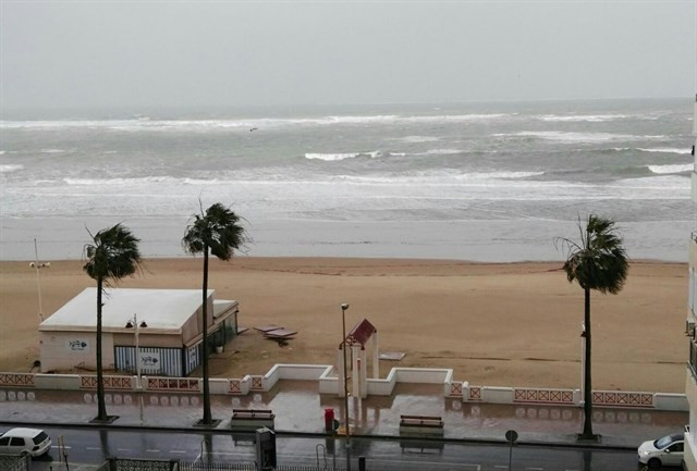 Lluvia playa 2