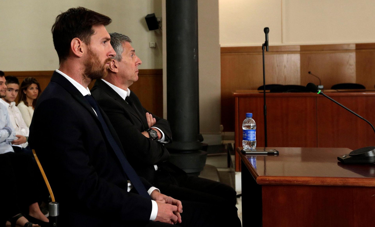 Messi y padre banquillo